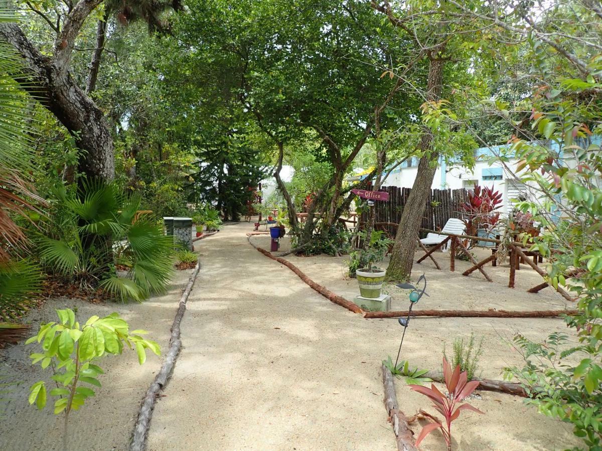 Simberts Apartments Maya Beach Eksteriør billede