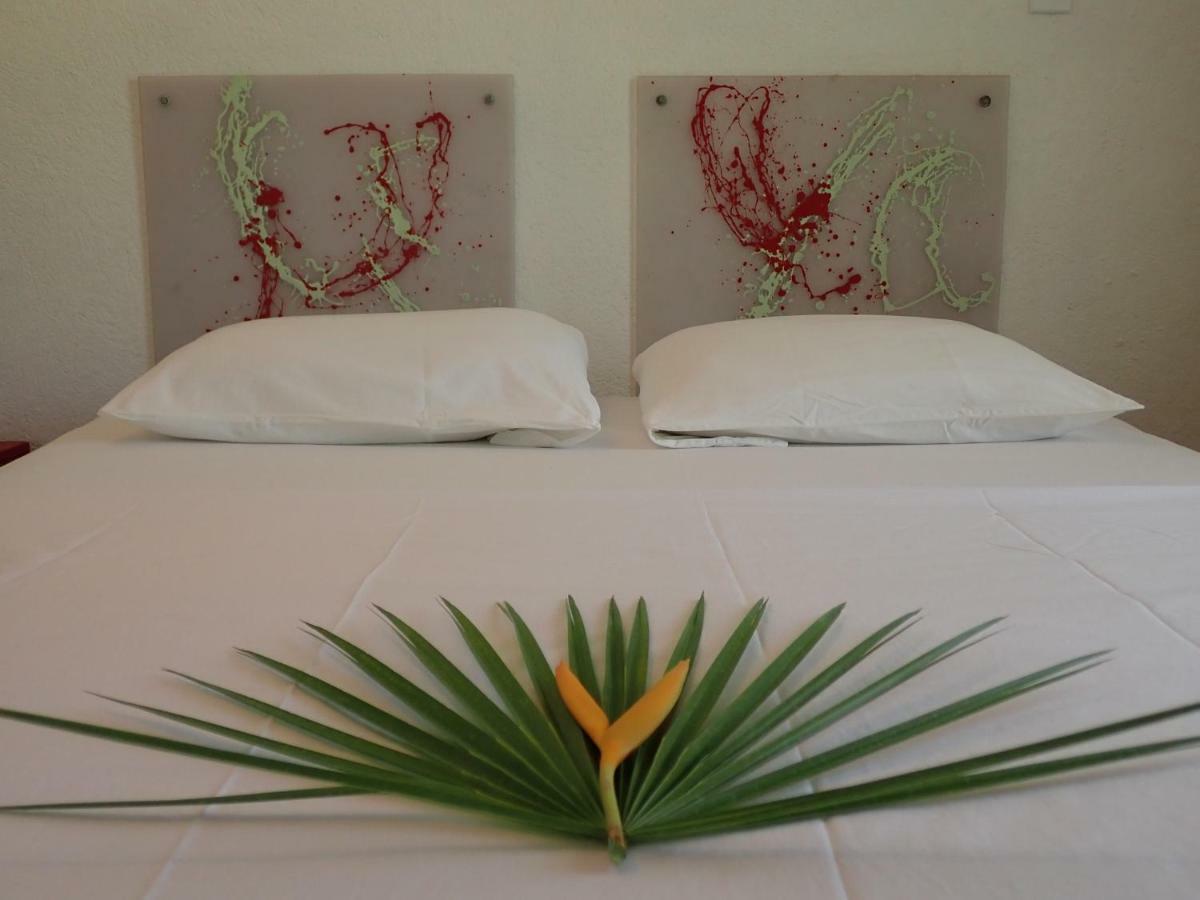 Simberts Apartments Maya Beach Eksteriør billede